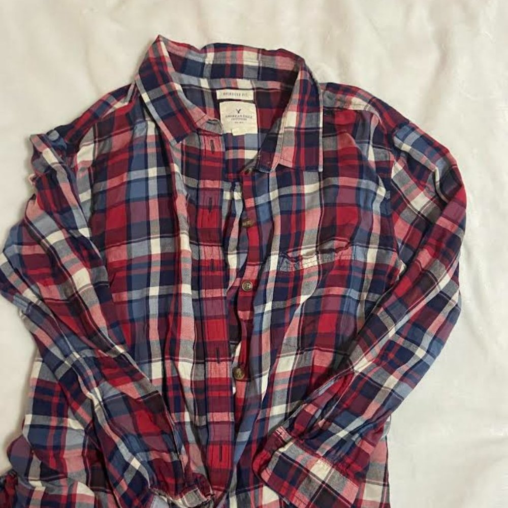 American Eagle White,Red,Blue Plad button up